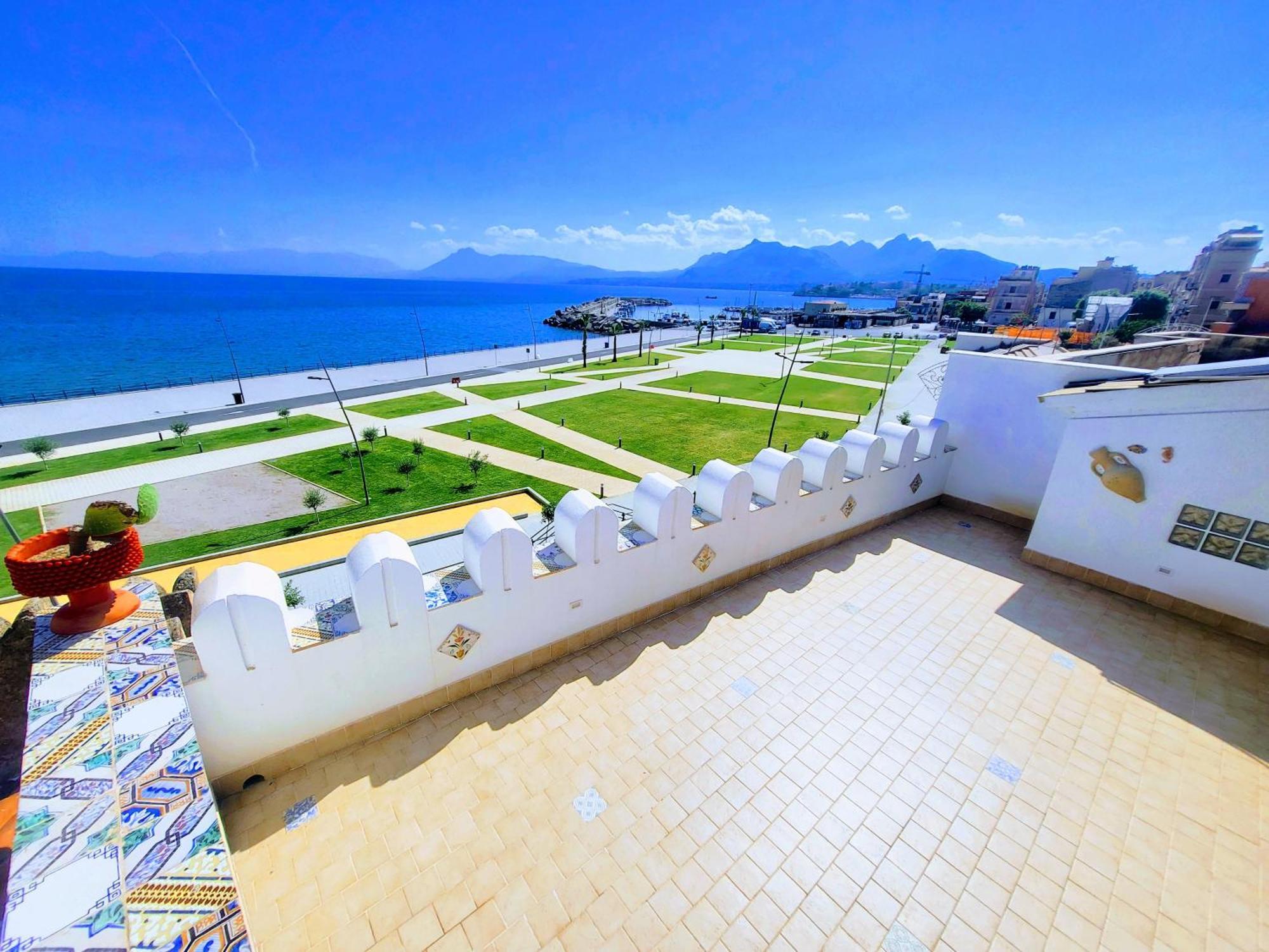 Appartement Seafront House Gabbiano Azzurro à Santa Flavia Extérieur photo